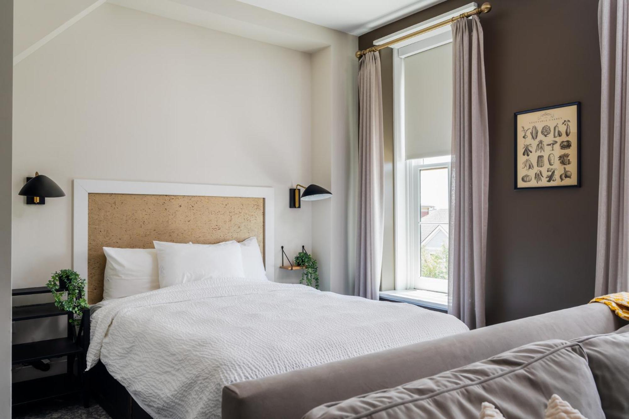 Hancock House Inn 3*