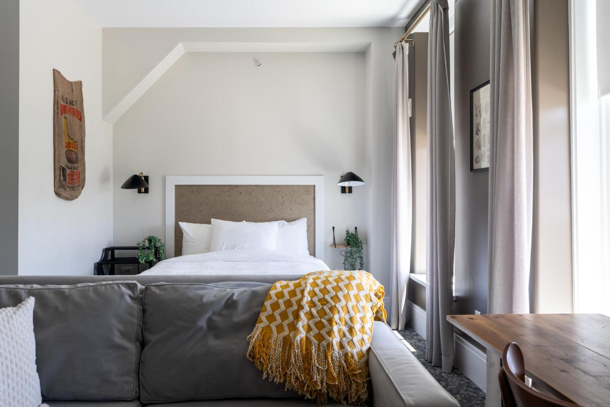 Hancock House 3* Louisville