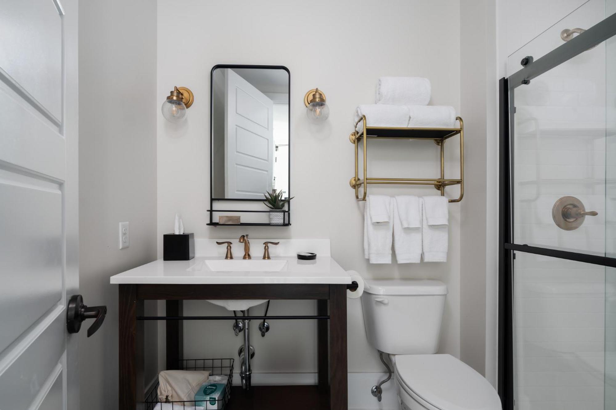 Hancock House Inn 3*