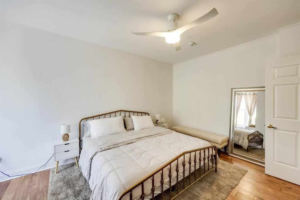 Downtown Condo- King Bed, Near Sites Apartment Louisville