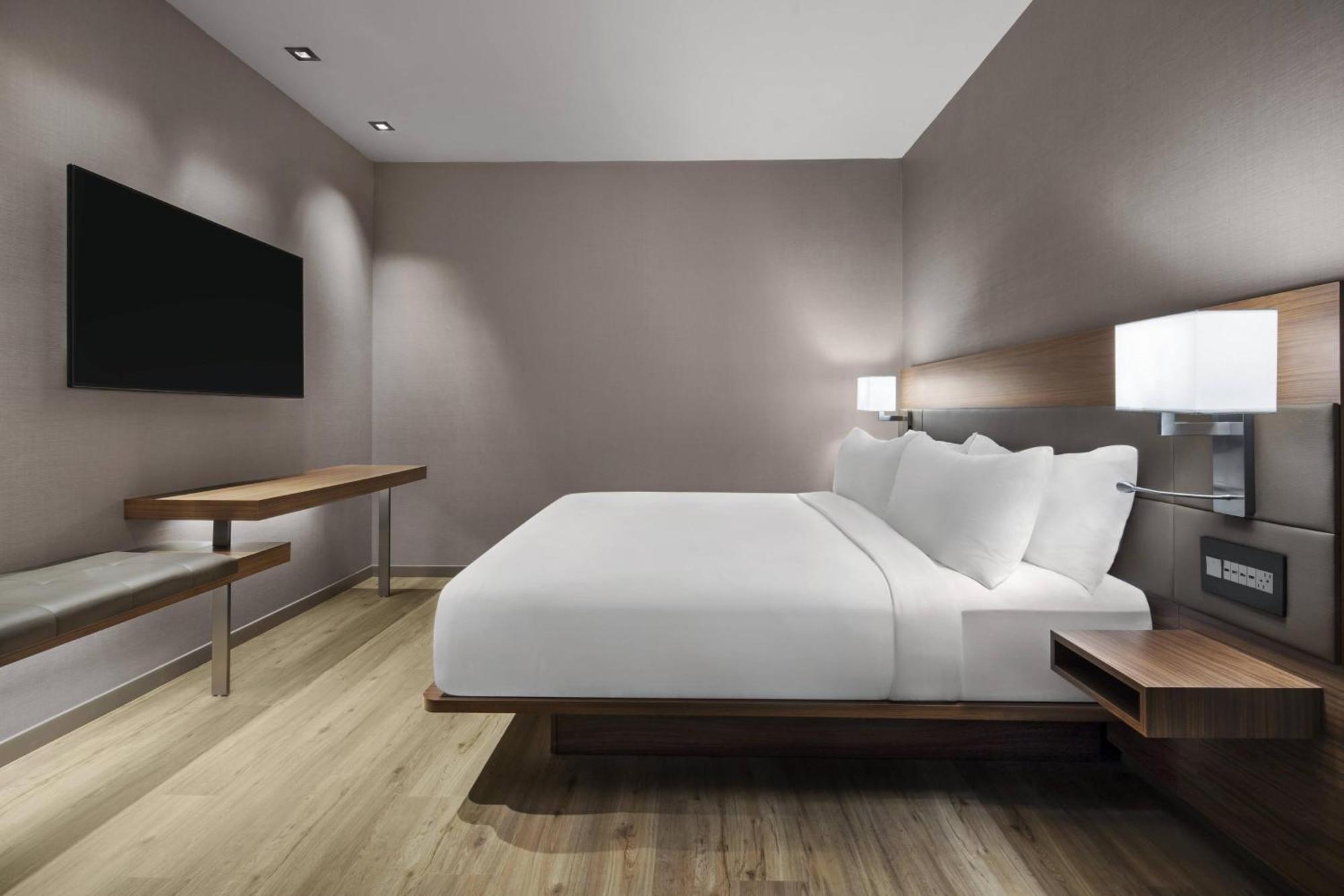 Ac By Marriott Downtown 4*
