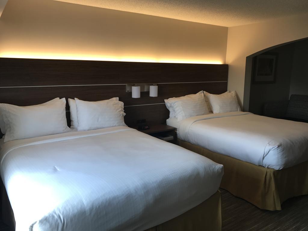 Hotel Holiday Express & East By Ihg Louisville