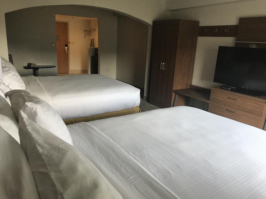 Holiday Express & East By Ihg Hotel