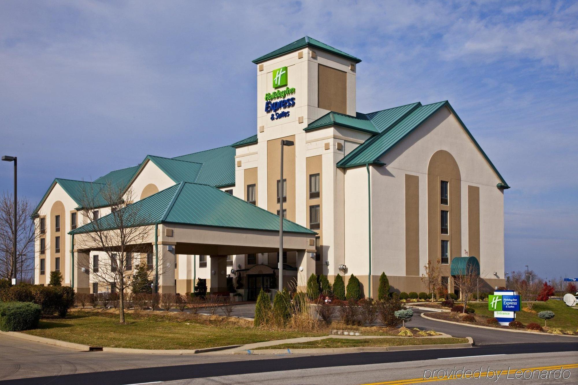 Holiday Express & East By Ihg 2*