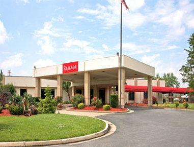 Ramada By Wyndham North Louisville