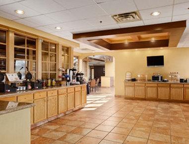 Ramada By Wyndham North 3* Louisville