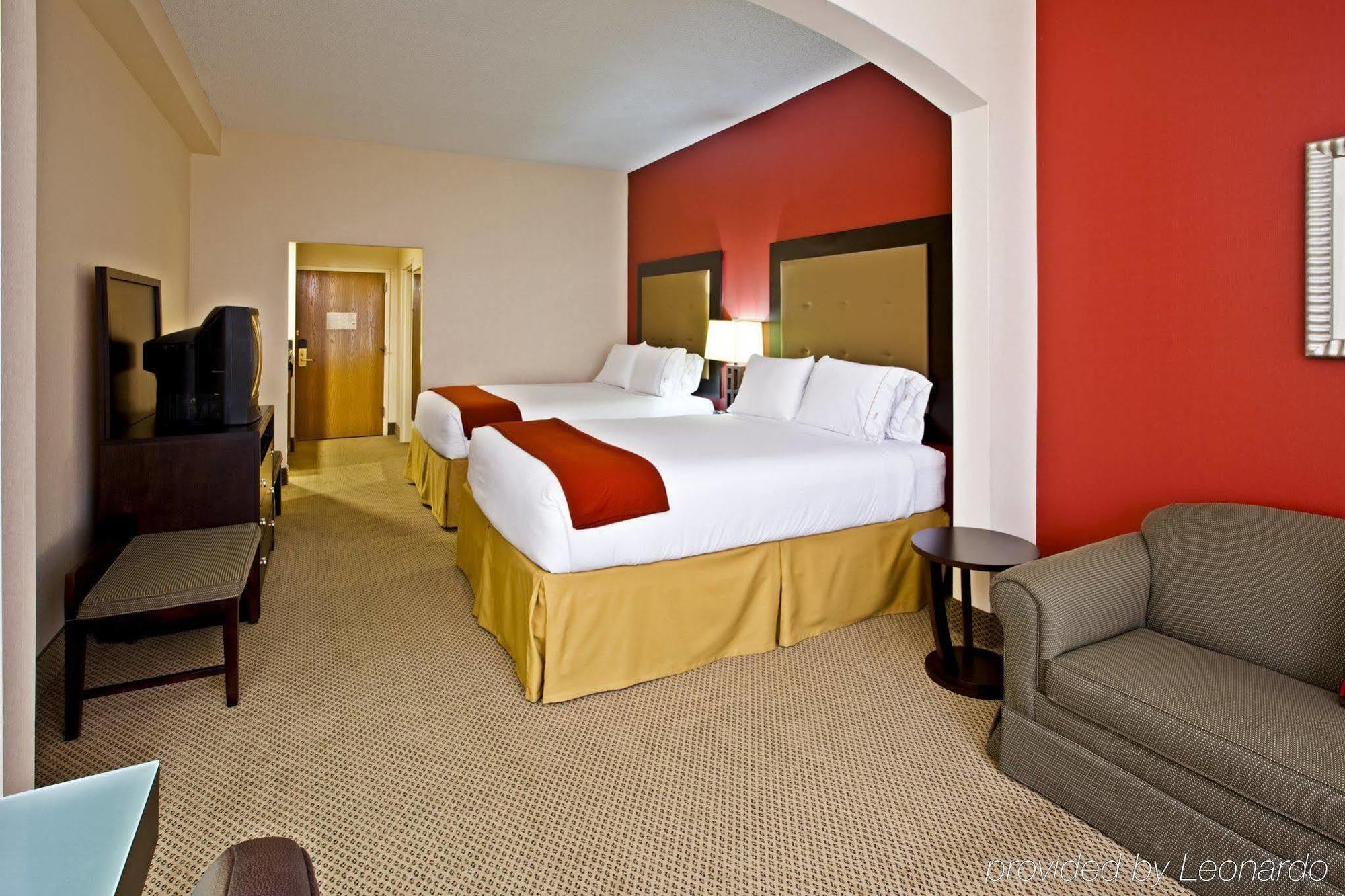 Holiday Express & East By Ihg 2* Louisville