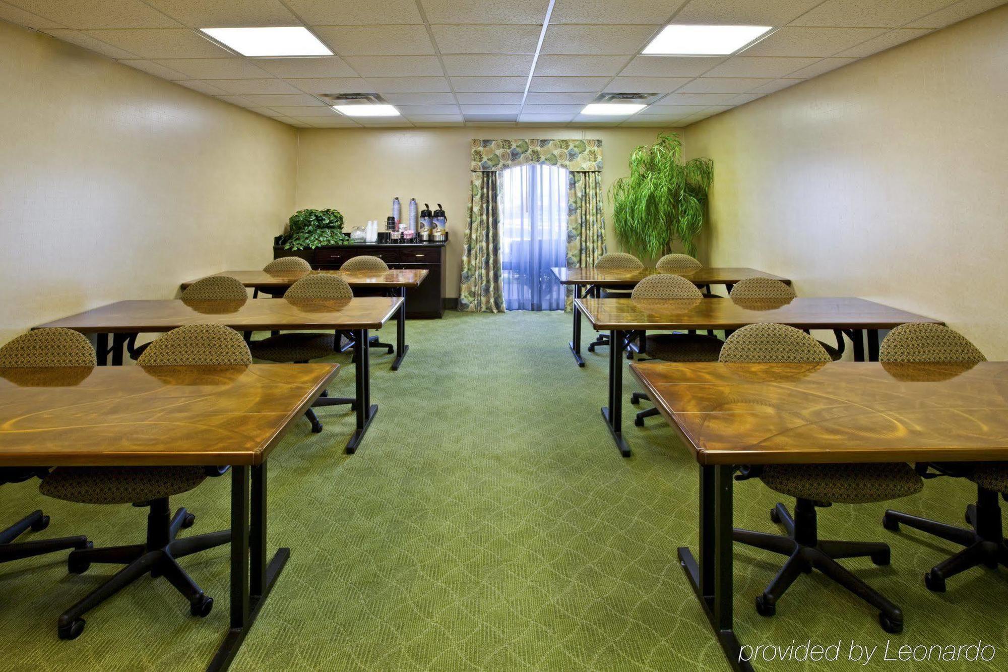 Hotel Holiday Express & East By Ihg Louisville