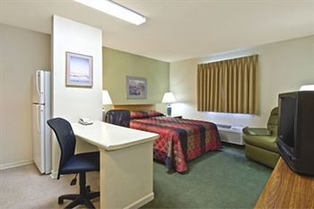 Hotel Dupont - - St. Matthews Louisville