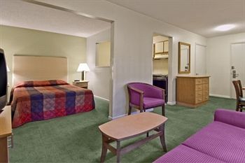 Dupont - - St. Matthews Hotel Louisville