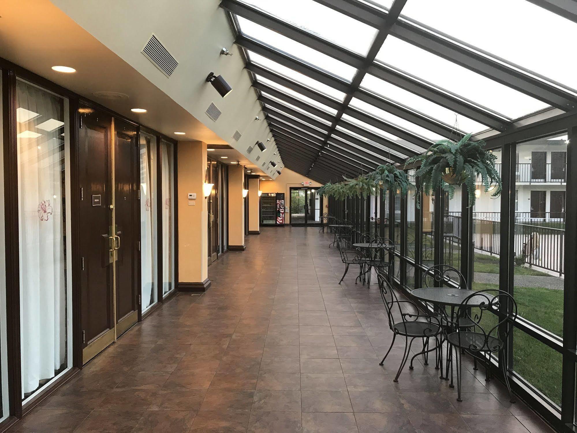 Ramada By Wyndham North Hotel 3*