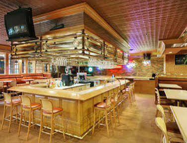 Hotel Ramada By Wyndham North Louisville