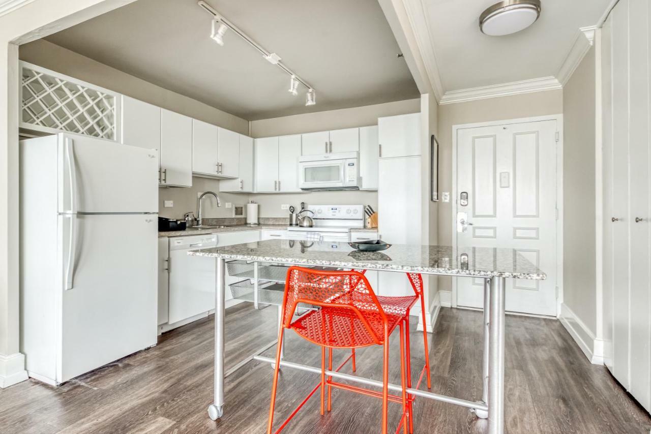 Mint House At 800 Tower -