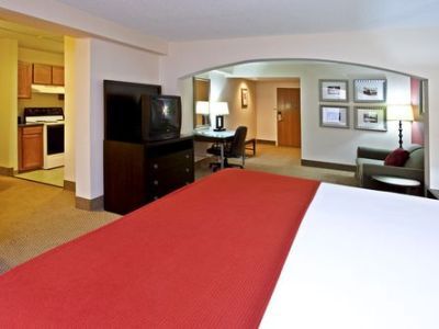 Holiday Express & East By Ihg Louisville