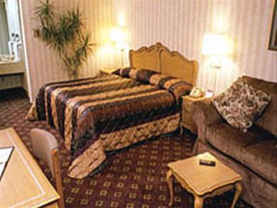 Ramada By Wyndham North Hotel 3*